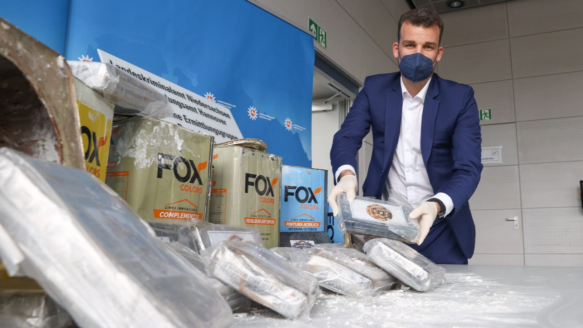 Beschlagnahmtes Kokain beim Landeskriminalamt Niedersachsen (Archivfoto): Bremens Bürgermeister befürchtet einen Verdrängungseffekt von Antwerpen nach Bremerhaven. Beschlagnahmtes Kokain beim Landeskriminalamt Niedersachsen (Archivfoto): Bremens Bürgermeister befürchtet einen Verdrängungseffekt von Antwerpen nach Bremerhaven.