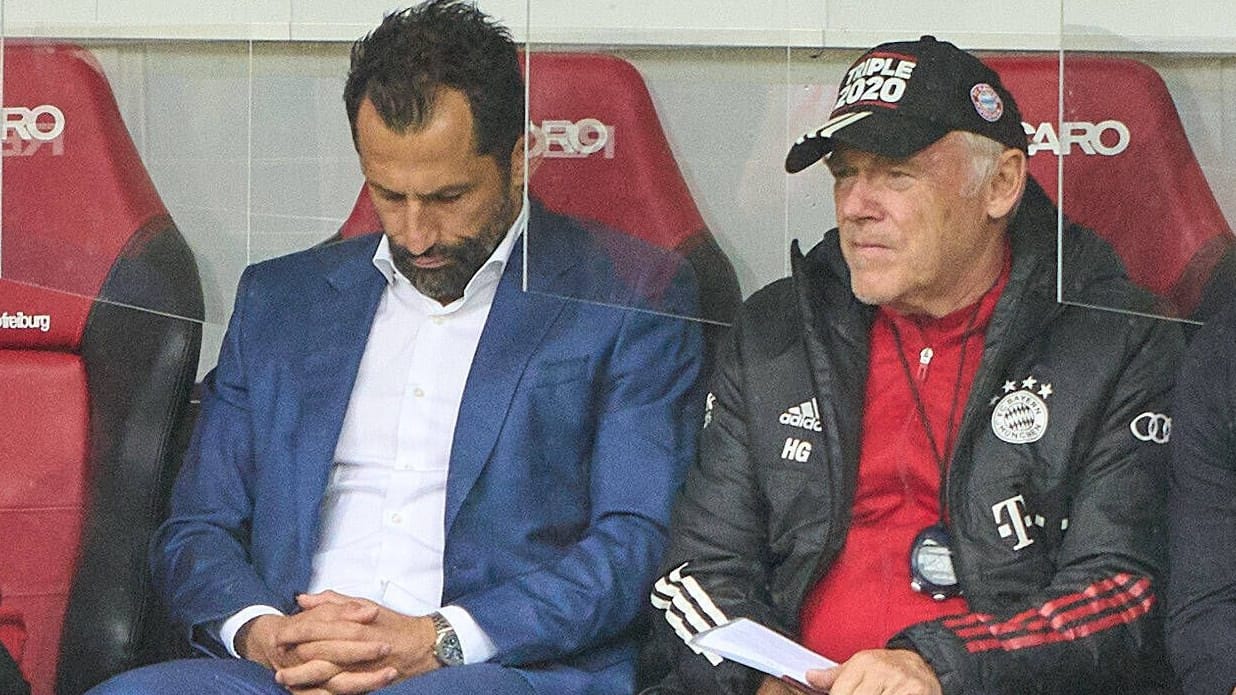 Keine Freunde fürs Leben: Hasan Salihamidžić (li.) und Hermann Gerland auf der Bank bei einem Bayern-Spiel in der Saison 2020/21.