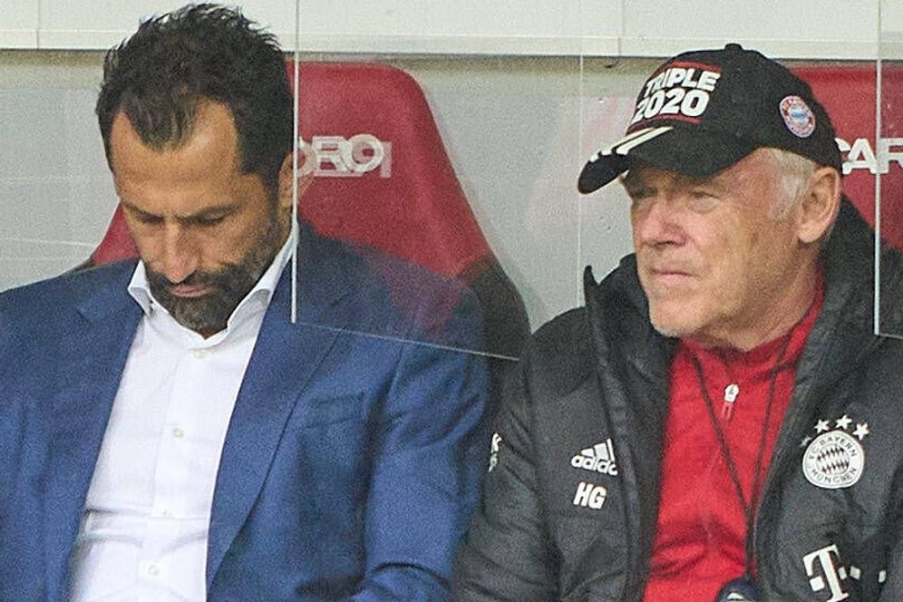 Keine Freunde fürs Leben: Hasan Salihamidžić (li.) und Hermann Gerland auf der Bank bei einem Bayern-Spiel in der Saison 2020/21.