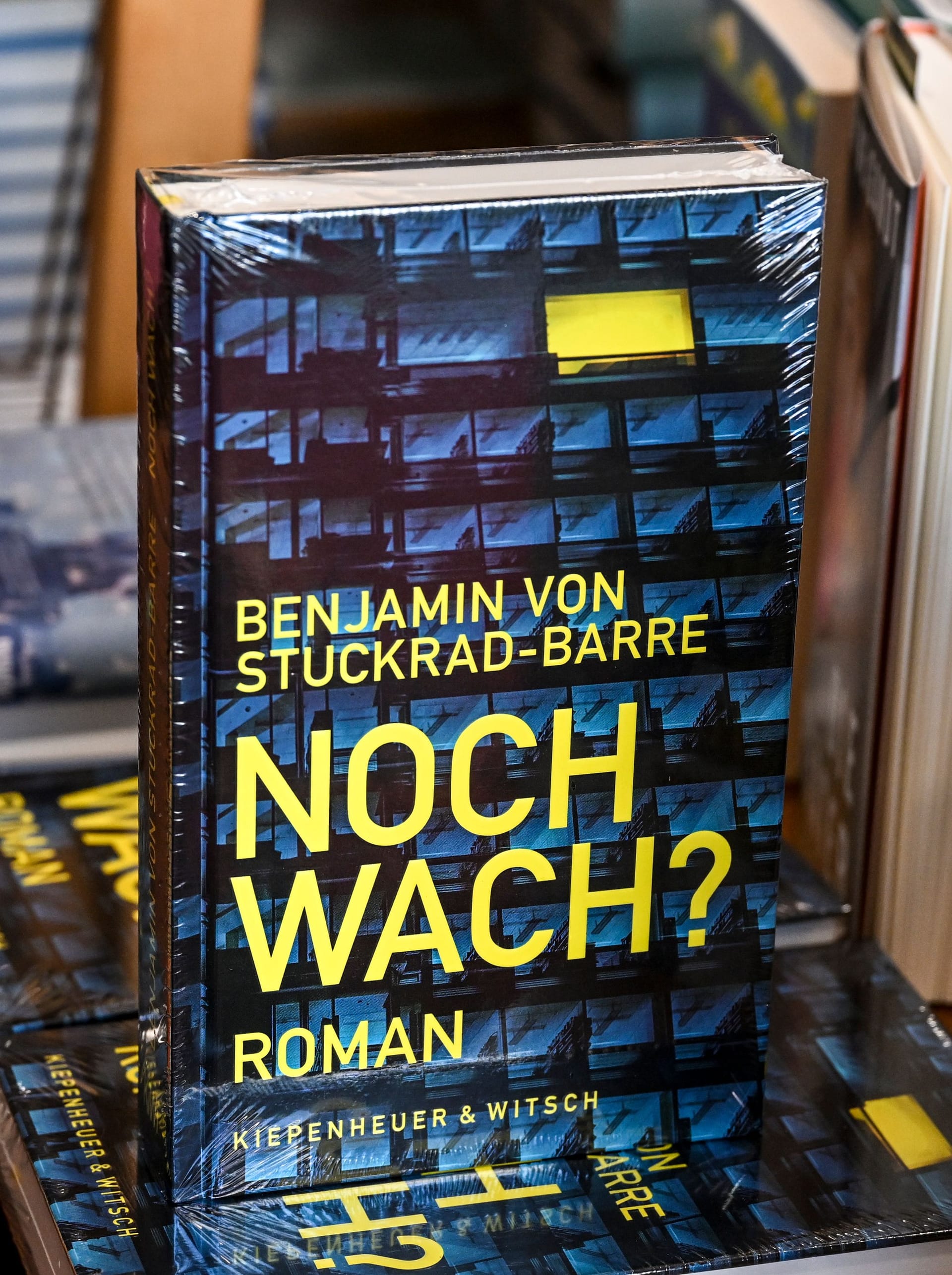 Anspielung auf Julian Reichelt? Der Roman "Noch wach?" von Benjamin von Stuckrad-Barre trägt einen Titel, der an eine SMS des früheren "Bild"-Chefs erinnert.