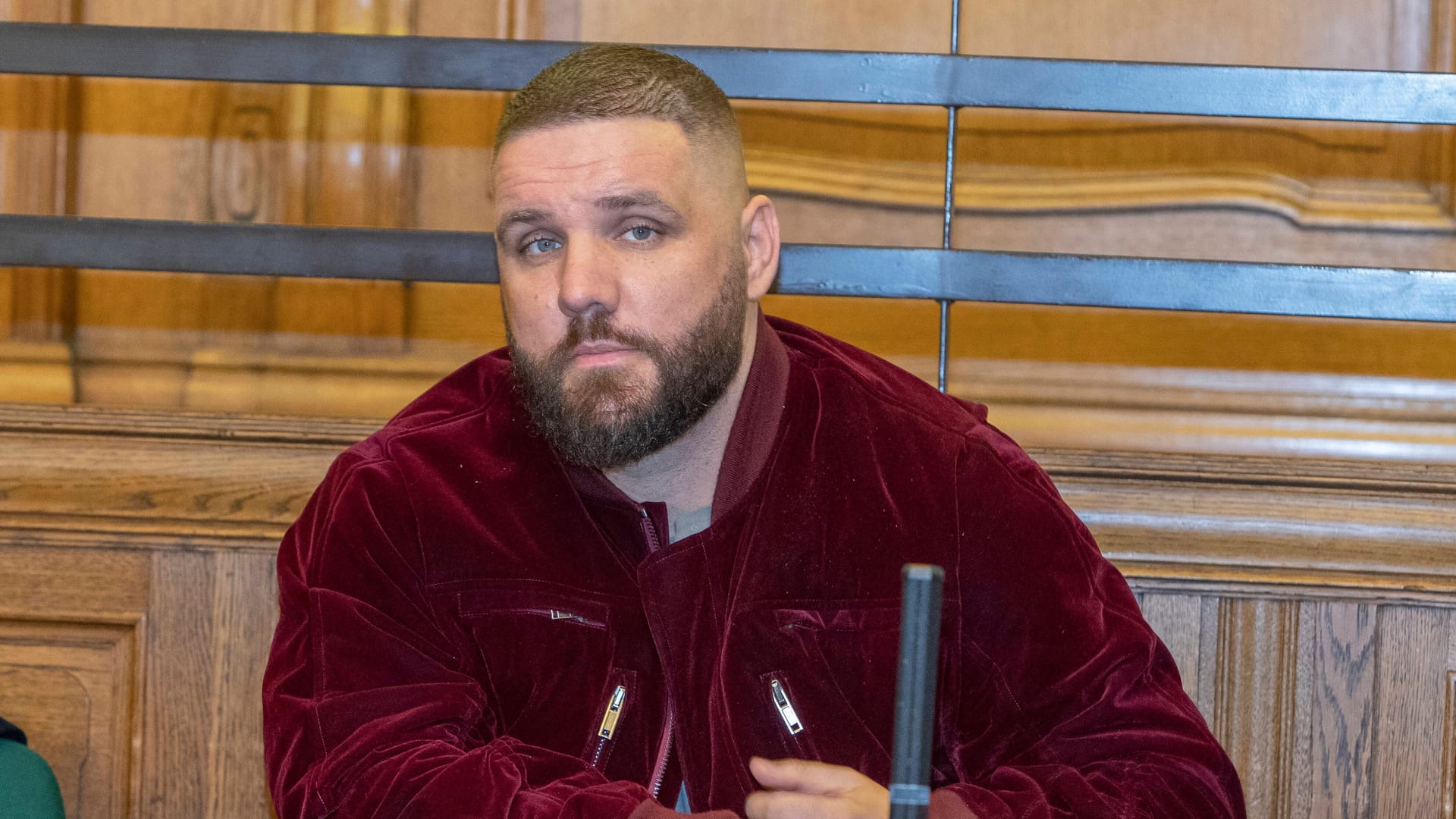 Fler vor Gericht: Bei einer Verkehrskontrolle rastete der Rapper aus.