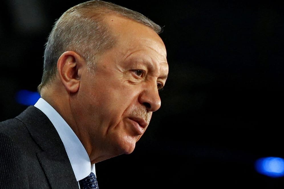 Recep Tayyip Erdoğan: Der türkische Präsident liefert sich ein enges Kopf-an-Kopf-Rennen mit Oppositionsführer Kemal Kılıçdaroğlu.