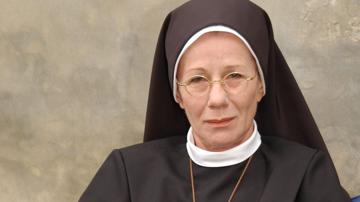 Sie war eine langjährige TV-Nonne: Karin Gregorek während der Dreharbeiten zur ARD-Serie "Um Himmels Willen".