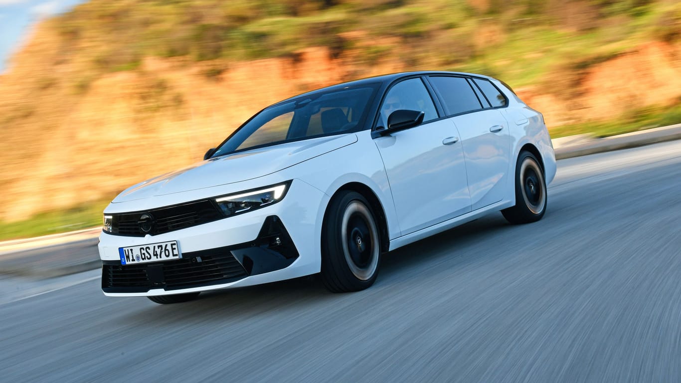 Kräftig: Opel bietet den Astra Kombi auch als sportliches GSe-Modell an.