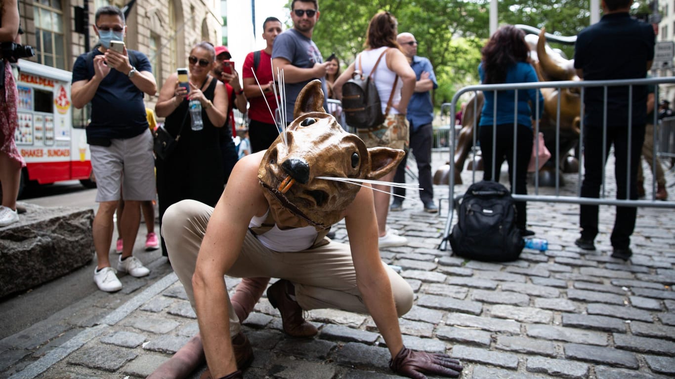 Ein als "Buddy The Rat" bekannt gewordener Schauspieler in New York City (Symbolbild): Der Legende nach hat New York ebenso viele Ratten wie Einwohner.