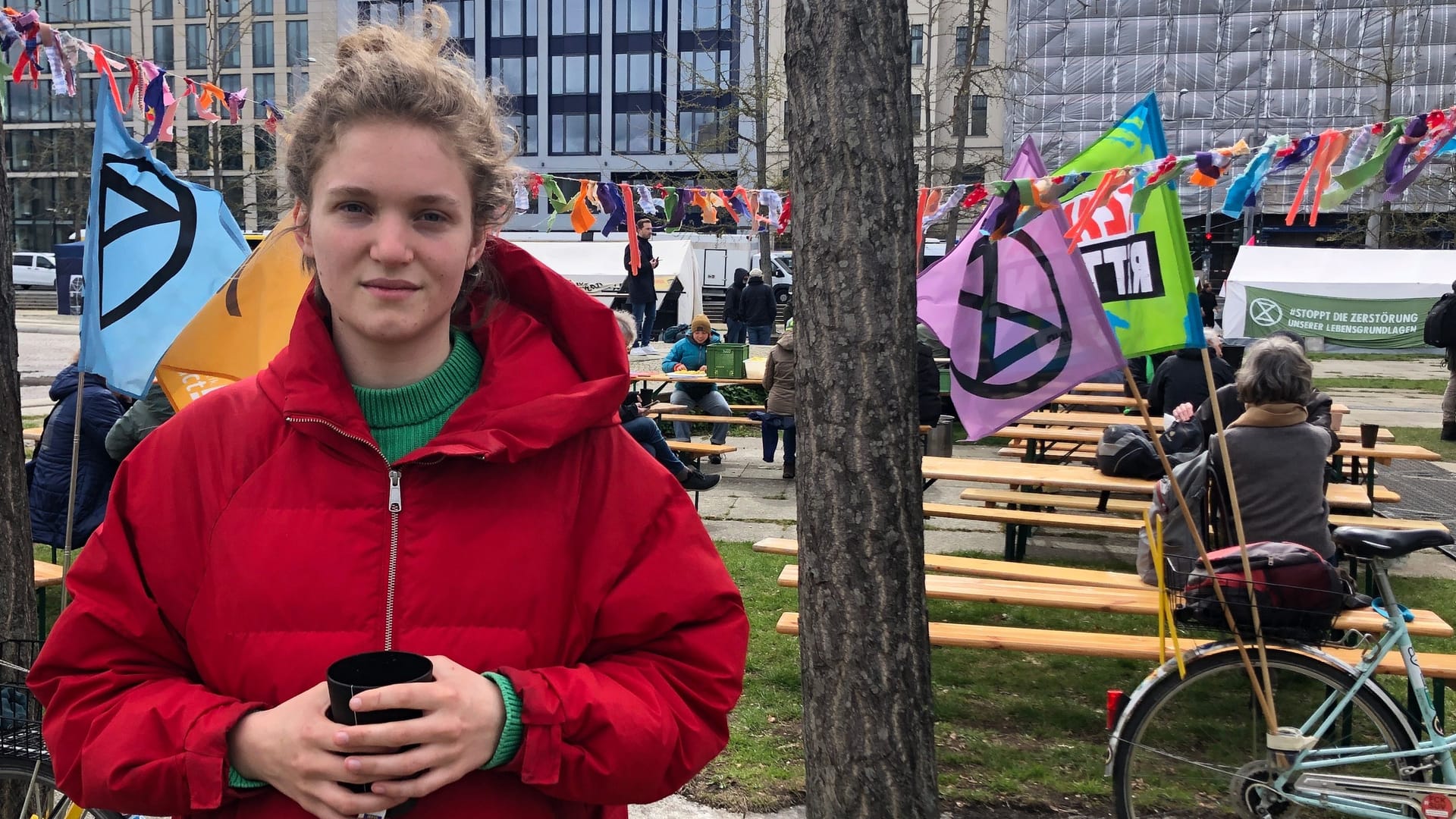 Mia Sommer von "Extinction Rebellion": "Niemand will eine Ökodiktatur errichten"