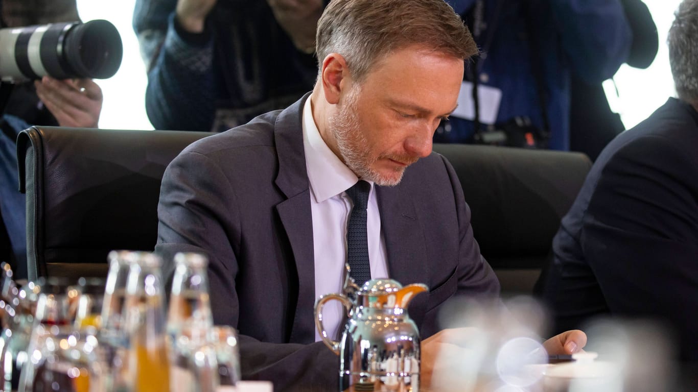 Finanzminister Lindner vor einer Kabinettssitzung: Großer Unmut bei den Grünen.