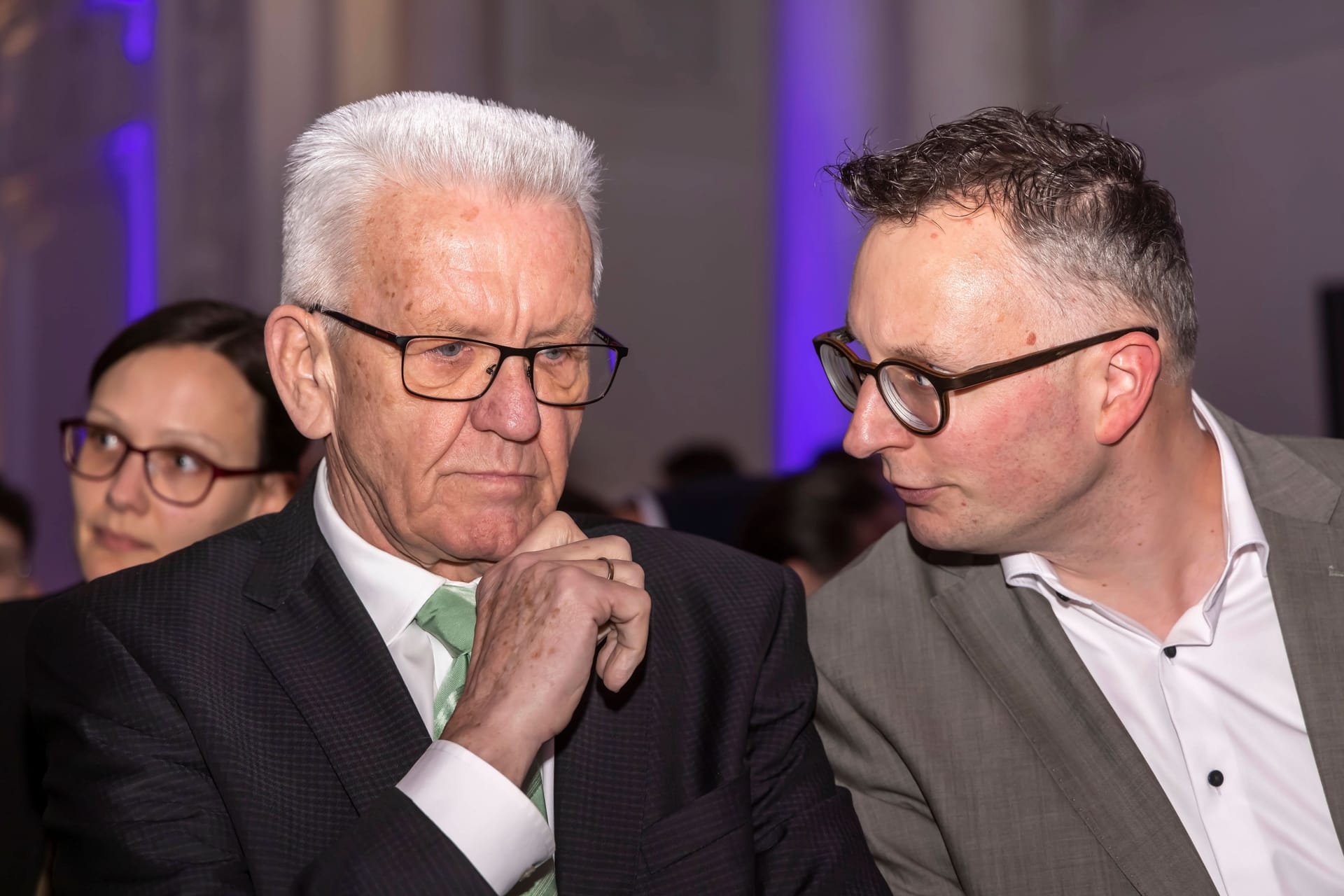 Ministerpräsident Winfried Kretschmann neben Grünen-Fraktionschef Andreas Schwarz (Archivbild): Der Mann wurde auf einem Volksfest ausgebuht.