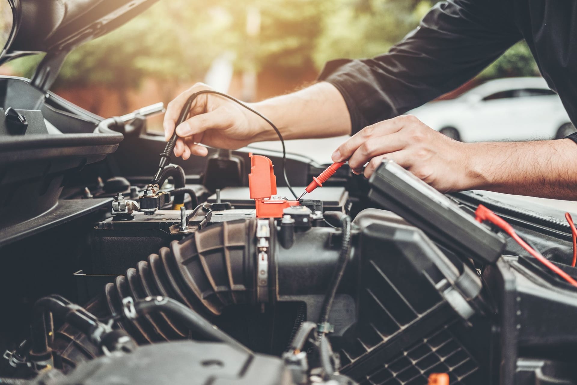 Größe oder vollständig leere Batterien benötigen länger zum Aufladen.