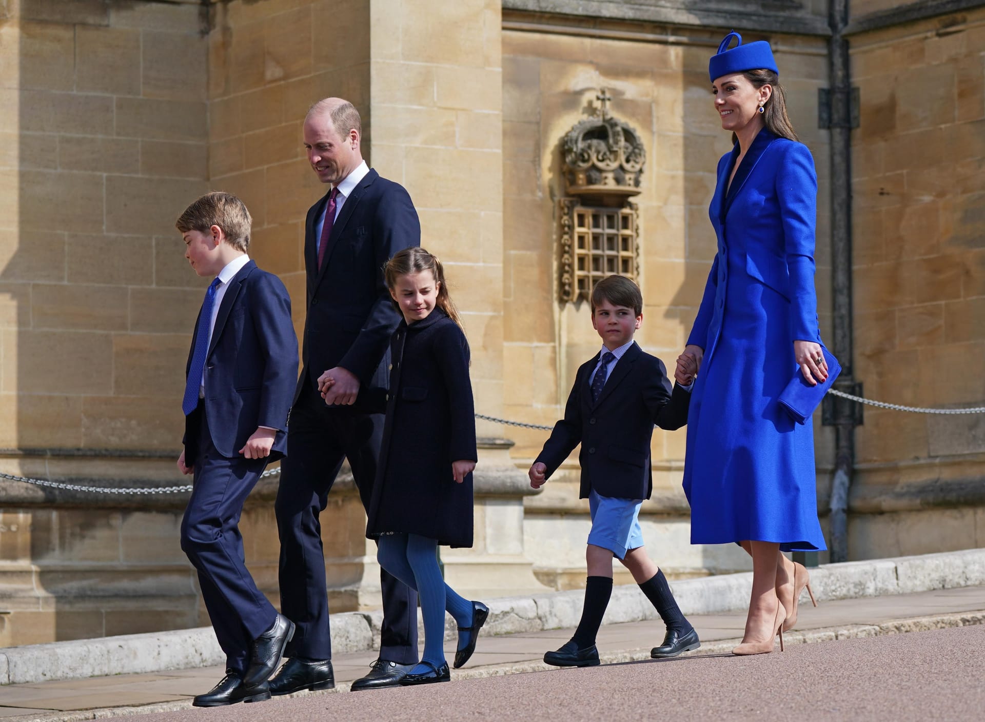 Kate und William kamen mit ihren drei Kindern.