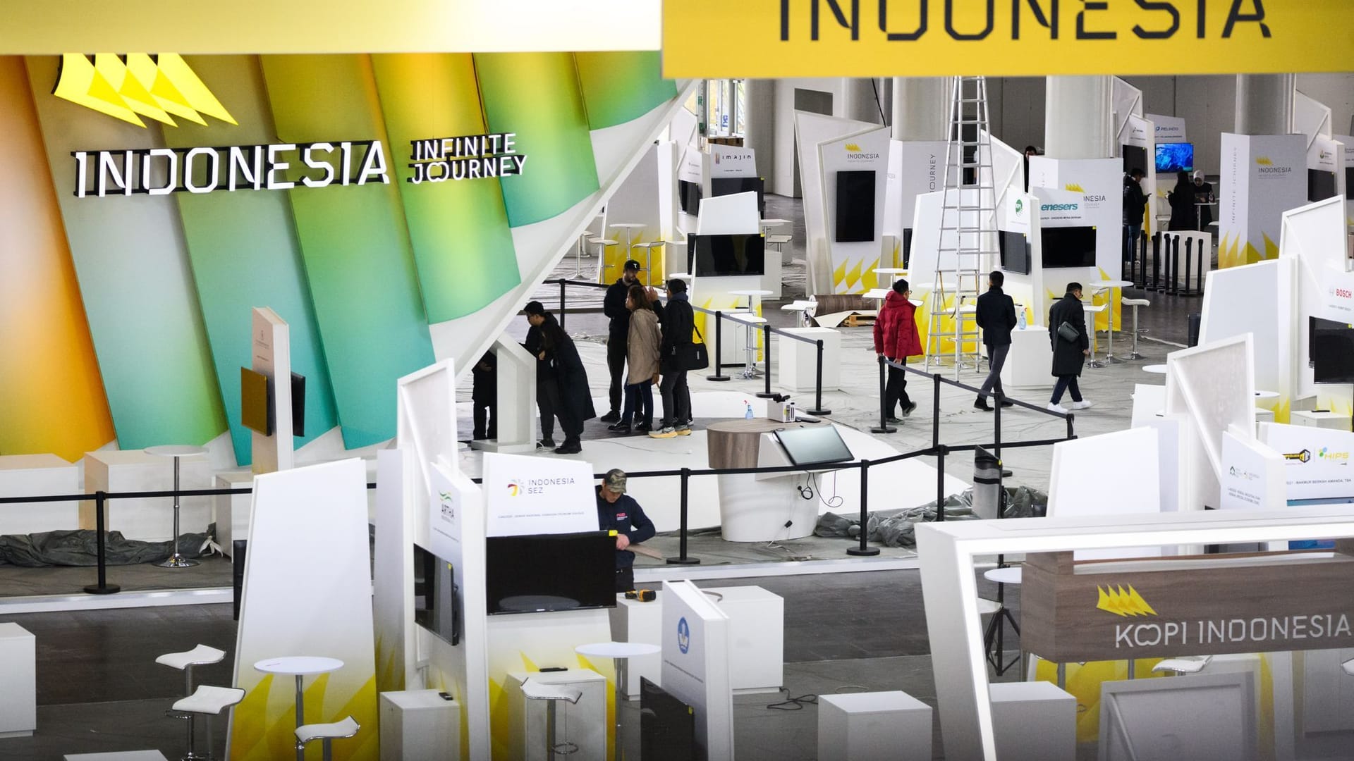 Der Stand des Partnerlandes Indonesien wird auf der Hannover Messe aufgebaut: Die weltgrößte Industriemesse findet vom 17. bis 21. April 2023 statt.