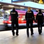 München: Gesuchter Straftäter stellt sich Polizei – 14 Straftaten
