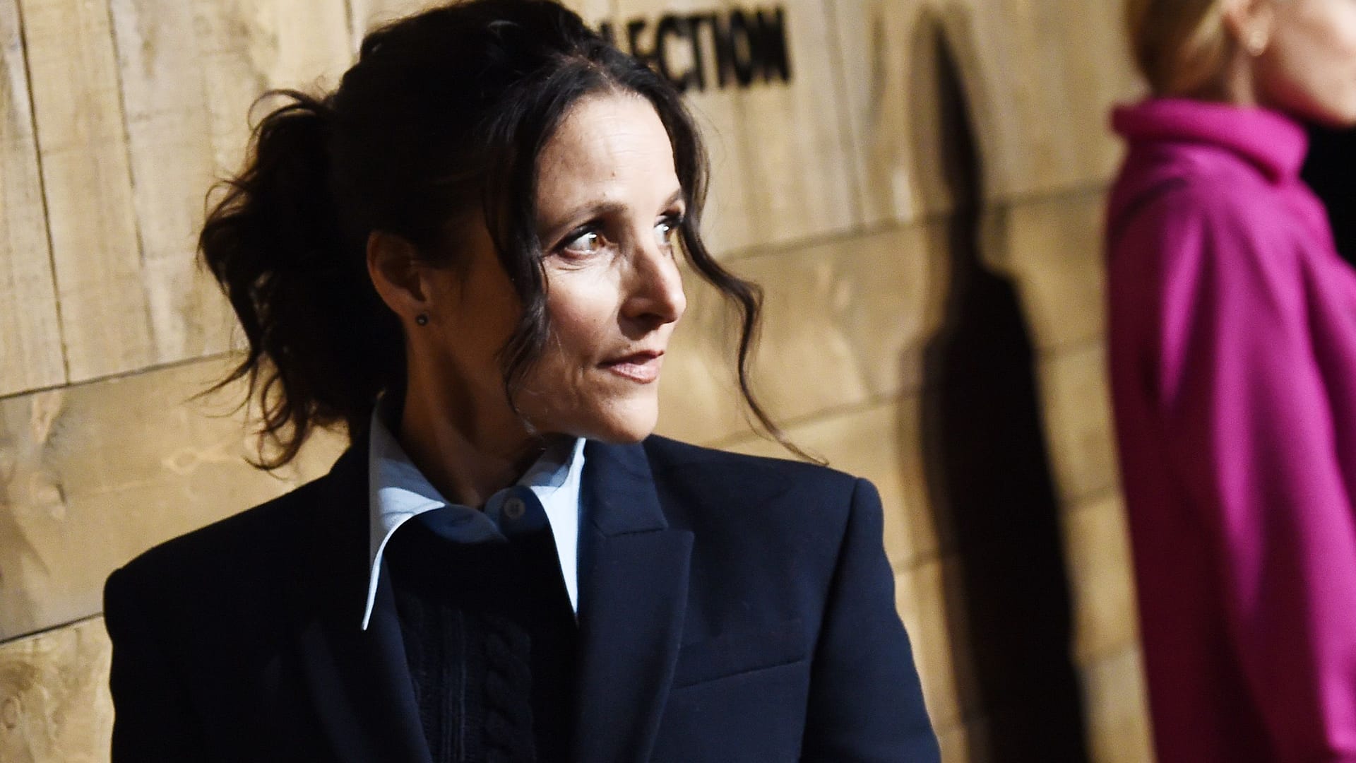 Julia Louis-Dreyfus: Mit 62 Jahren offenbart sie erstmals ein erschütterndes Kapitel aus ihrer Vergangenheit.