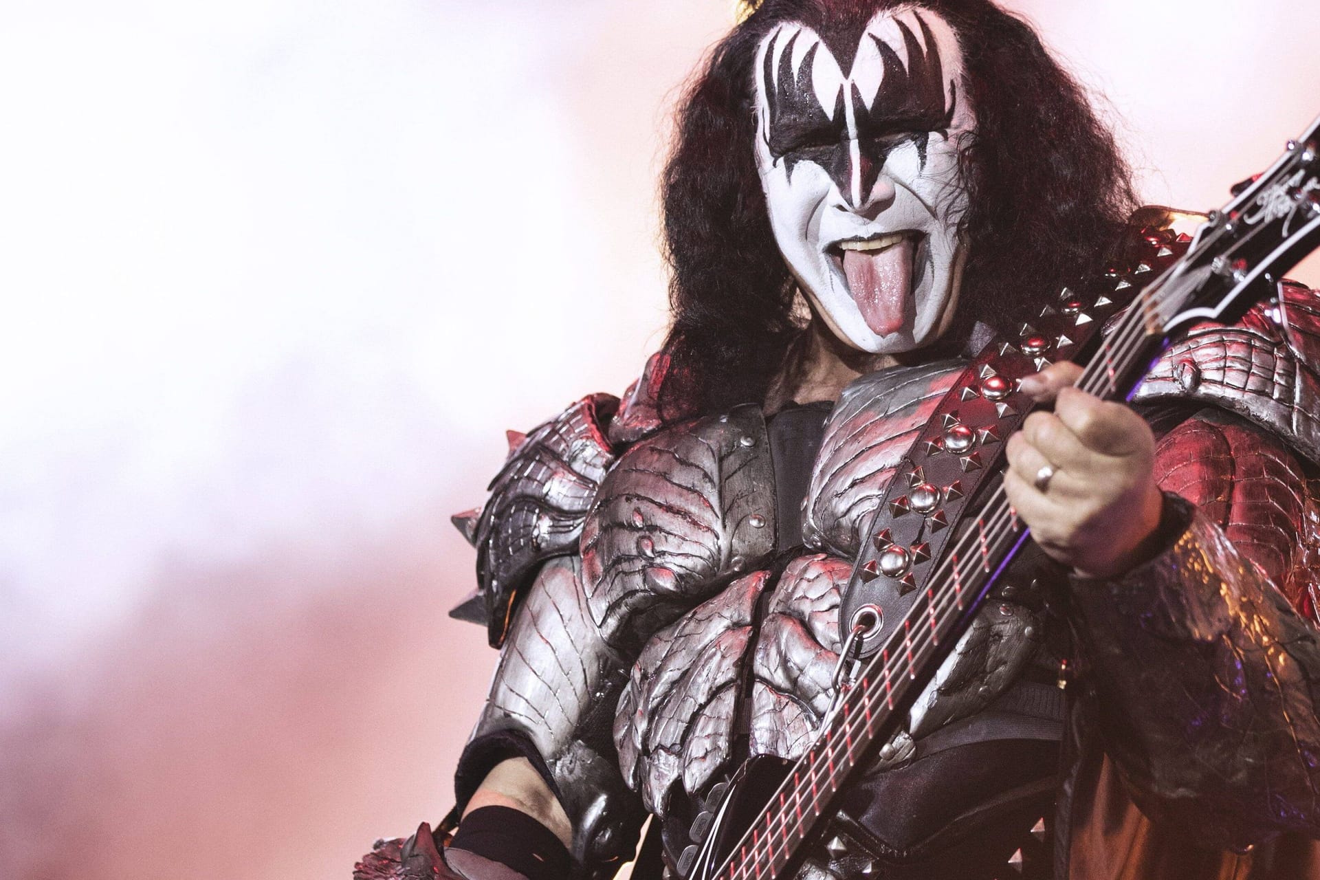 Gene Simmons: Der Bassist erlitt einen Schwächeanfall auf der Bühne.