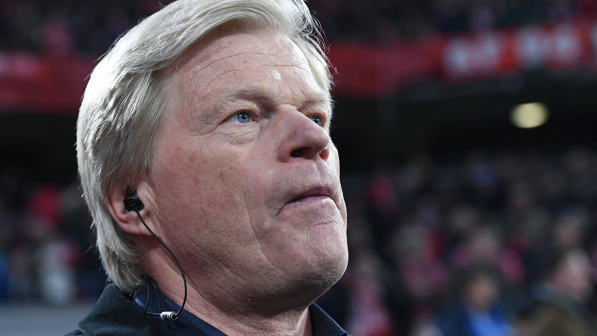 Oliver Kahn: Der Boss des FC Bayern hat über seine Zukunft gesprochen.