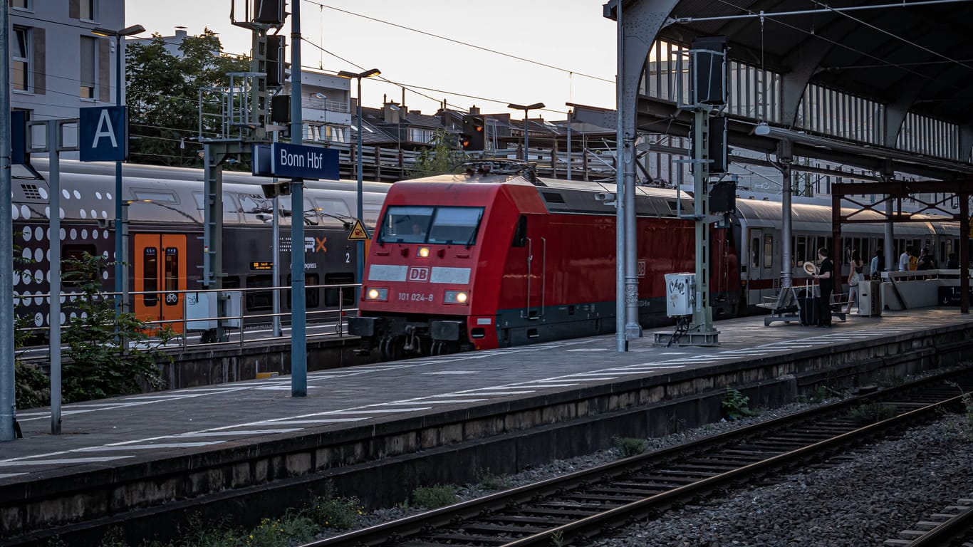 Hauptbahnhof Bonn (Archivbild): Auf Anordnung der Bundespolizei wurde der Bahnhof gesperrt.
