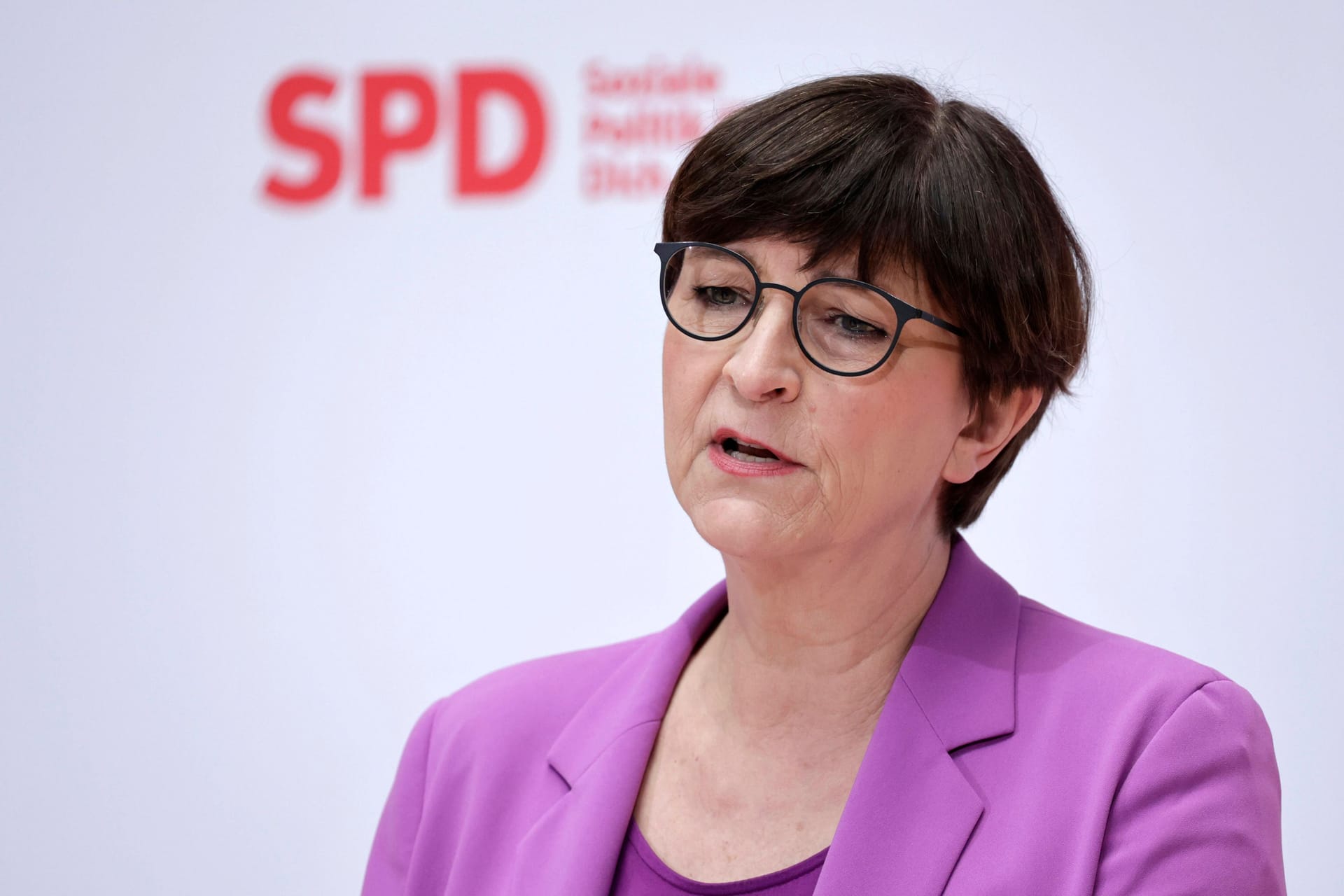 Saskia Esken: "Ich gehe davon aus, dass wir den Betrag von zwölf Milliarden Euro auch brauchen werden."