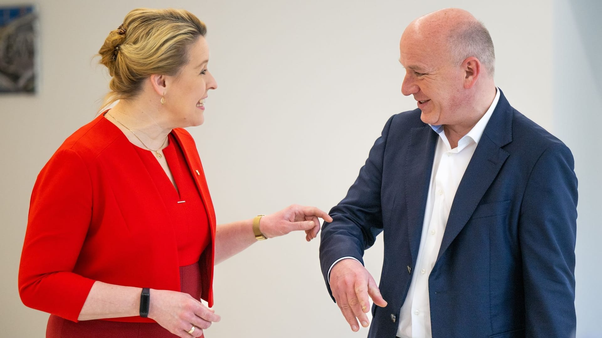 Franziska Giffey und Kai Wegner: Giffey ist positiv auf die kommende Regierung gestimmt. Franziska Giffey und Kai Wegner: Giffey ist positiv auf die kommende Regierung gestimmt.