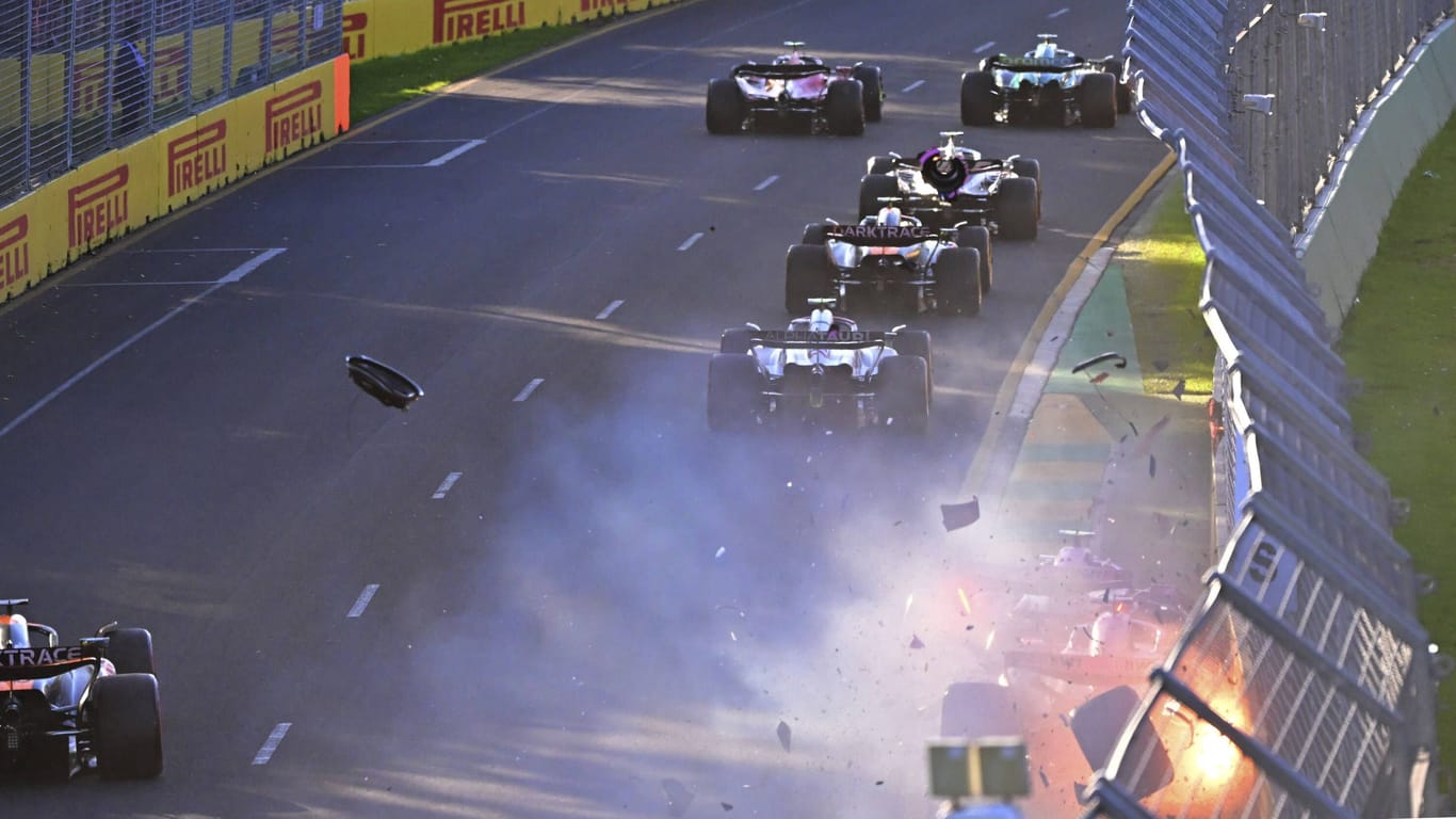 Großer Preis von Melbourne: Während des Rennens kam es zu mehreren Crashs.
