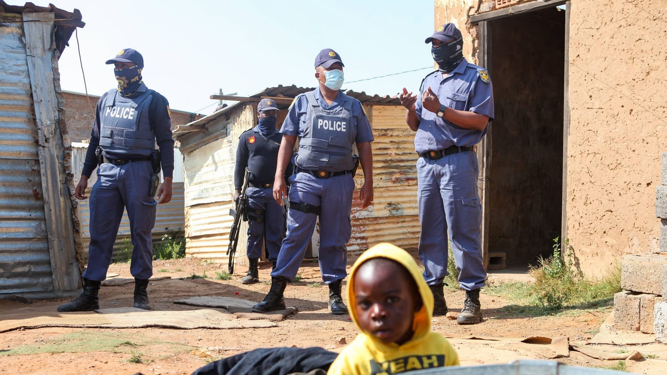 Polizei in Soweto (Archivbild): Zwei Jungen wurden brutal ermordet.