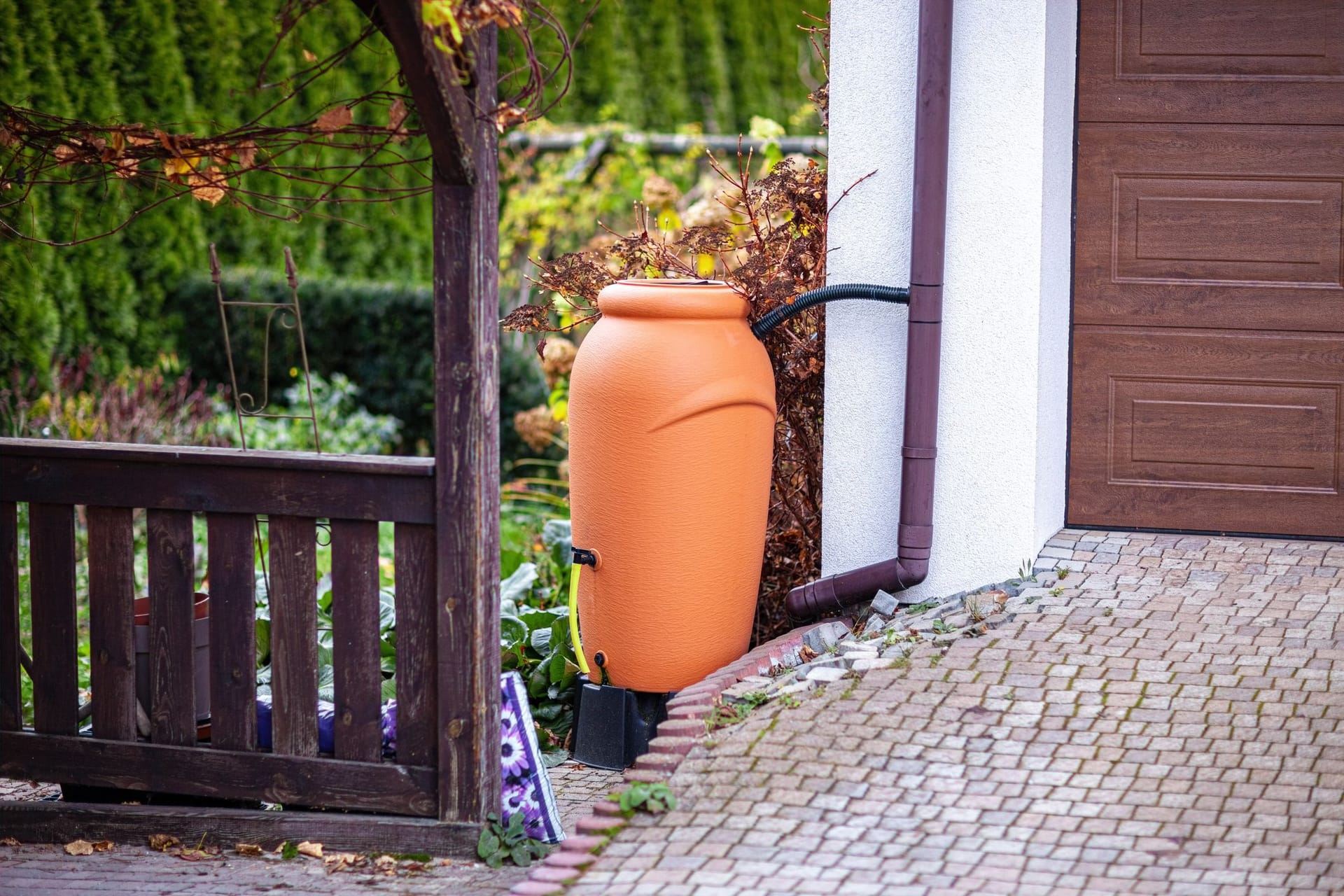 Regentonnen im Vergleich: Mit diesen Modellen sammeln Sie schnell und einfach Regenwasser.