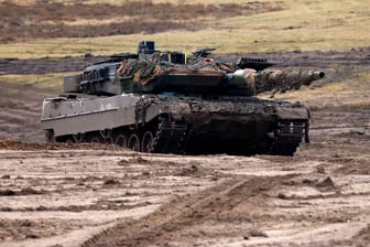 Leopard 2 (Archivbild): Der Ukraine stehen nun diese Kampfpanzer diesen Typs zur Verfügung.