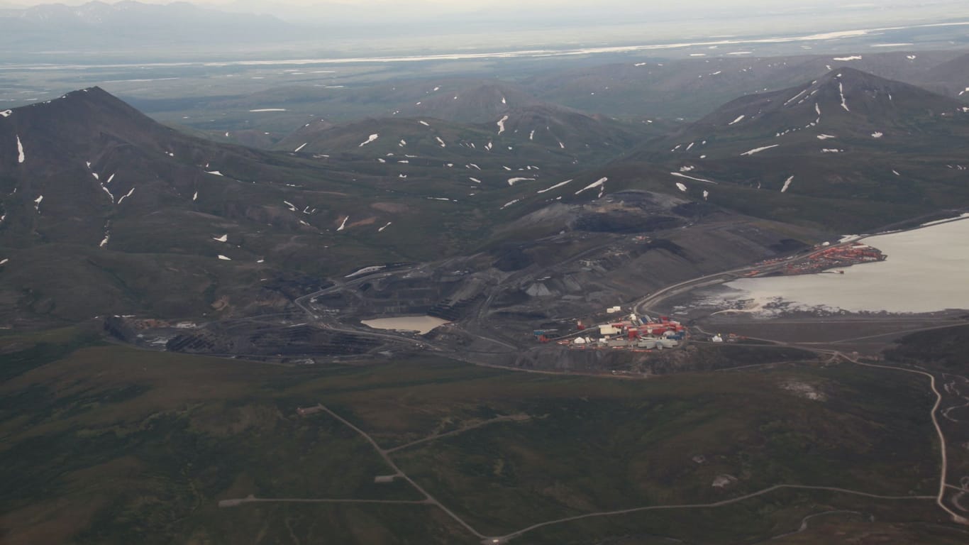 Die Red Dog Zinkmine in Nordwest-Alaska: Der Permafrostboden halte zurzeit noch viele Giftstoffe zurück. Schmelze er weiter, steige jedoch das Risiko, so die AWI-Forscher.