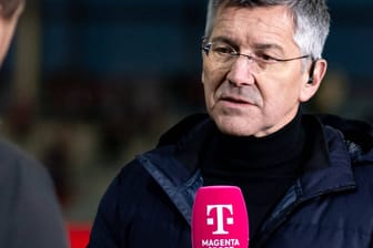 Herbert Hainer: Der Präsident des FC Bayern gibt Oliver Kahn Rückendeckung.