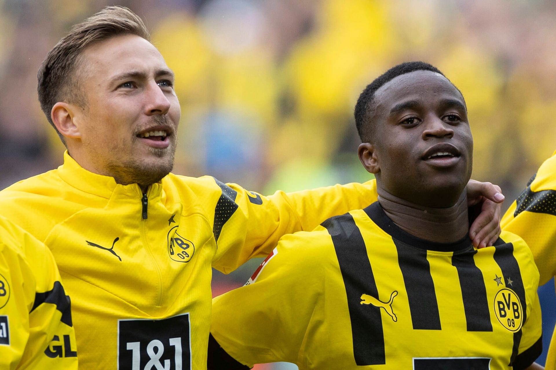 Felix Passlack (l.) und Youssoufa Moukoko: Der Verteidiger wechselt ablösefrei.