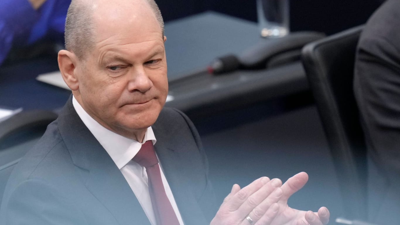 Bundeskanzler Scholz im Bundestag: Geht es nach der Union, soll ein neuer parlamentarischer Untersuchungsausschuss dem Kanzler auf den Zahn fühlen.