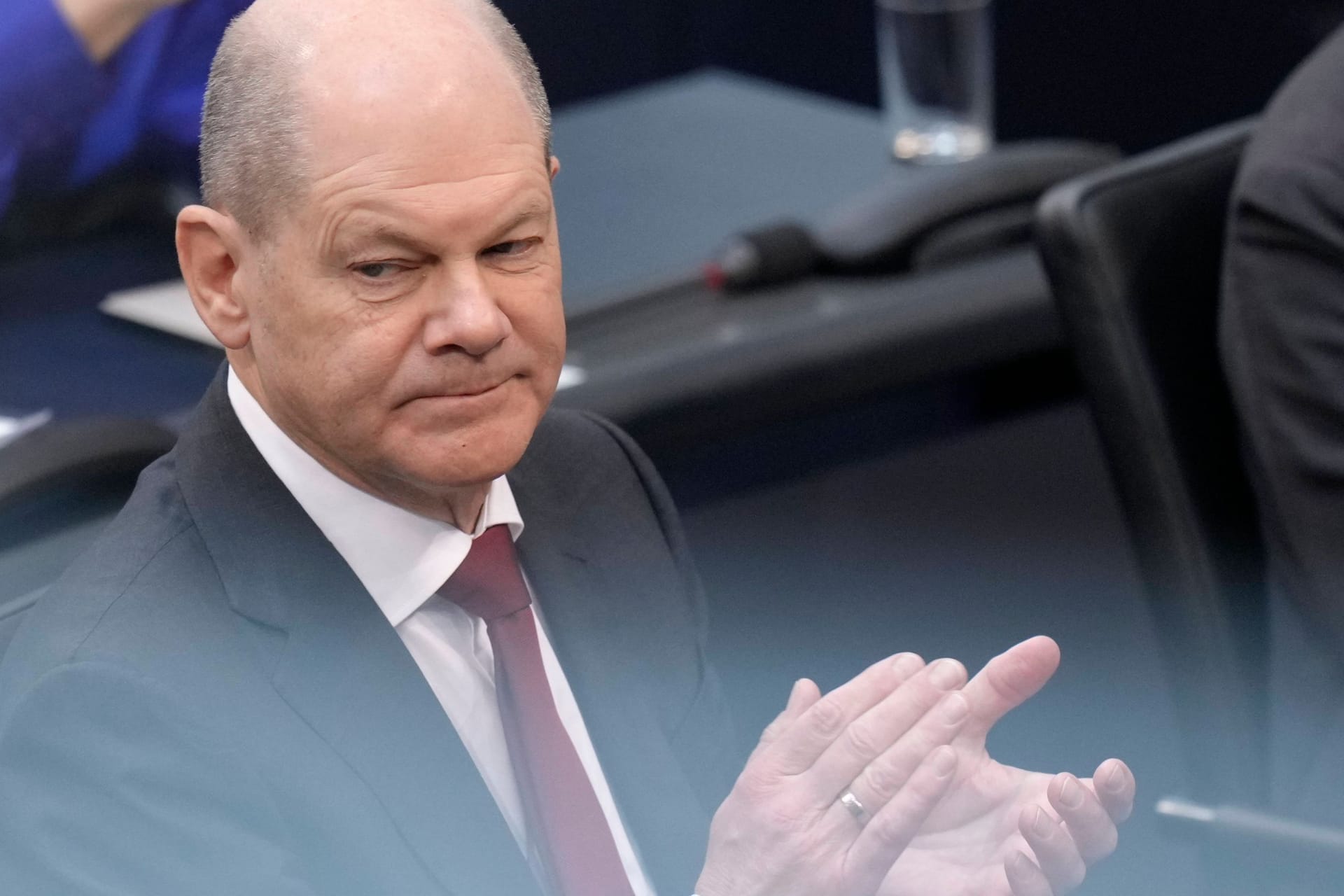 Bundeskanzler Scholz im Bundestag: Geht es nach der Union, soll ein neuer parlamentarischer Untersuchungsausschuss dem Kanzler auf den Zahn fühlen.