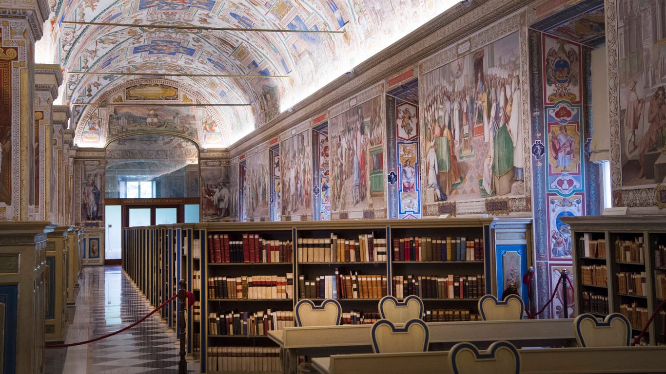 Bibliothek im Vatikan (Archivbild): Ein Forscher hat eine spannende Entdeckung gemacht.