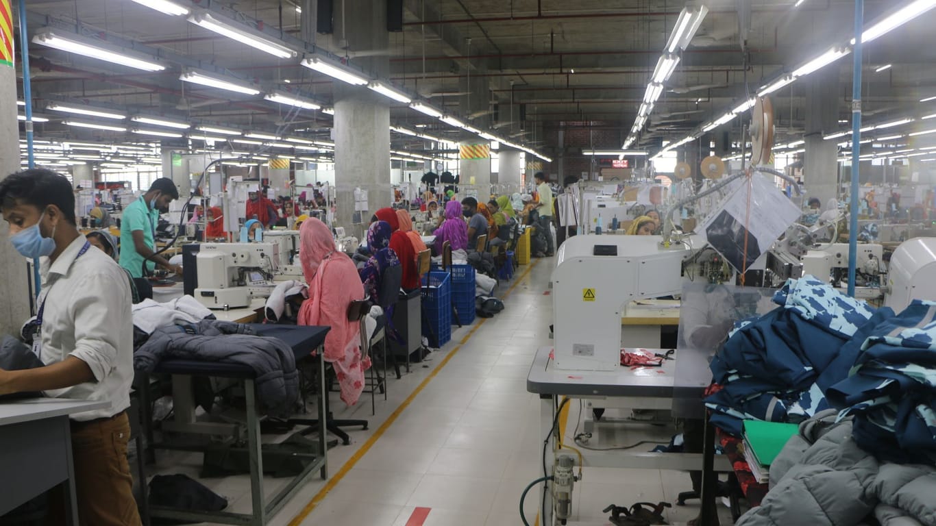 Bangladesch ist nach China der zweitgrößte Textilhersteller der Welt.