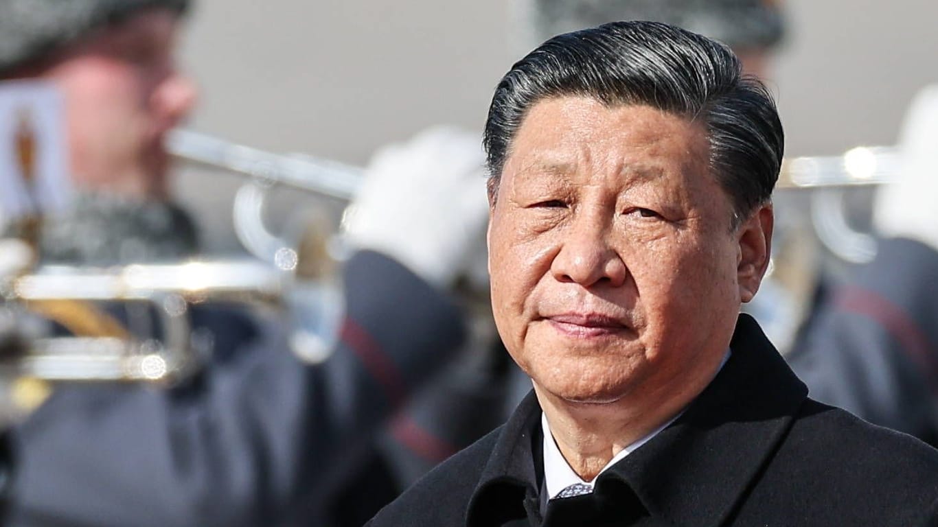 Chinas Präsident Xi Jinping (Archivbild): China hat angesichts des Treffens zwischen den USA und Taiwan mit Vergeltung gedroht.