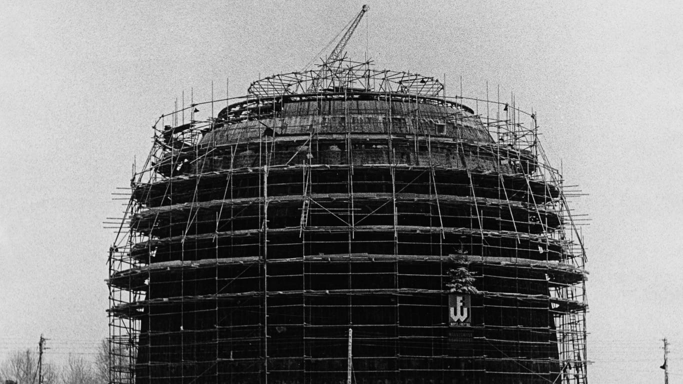 Forschungsreaktor München im Bau 1956: Das Bauwerk wurde als "Atomei" bekannt.