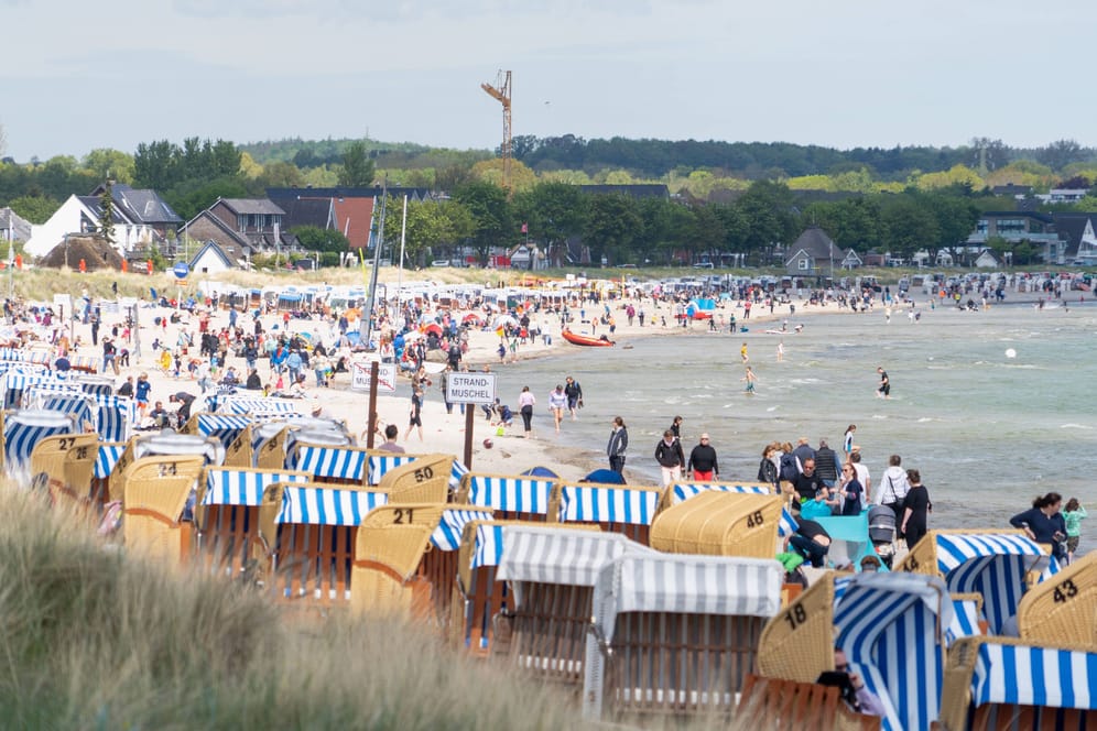 Touristen an der Lübecker Bucht: Dieser Teil der Ostsee ist von den Nationalpark-Plänen ausgenommen.