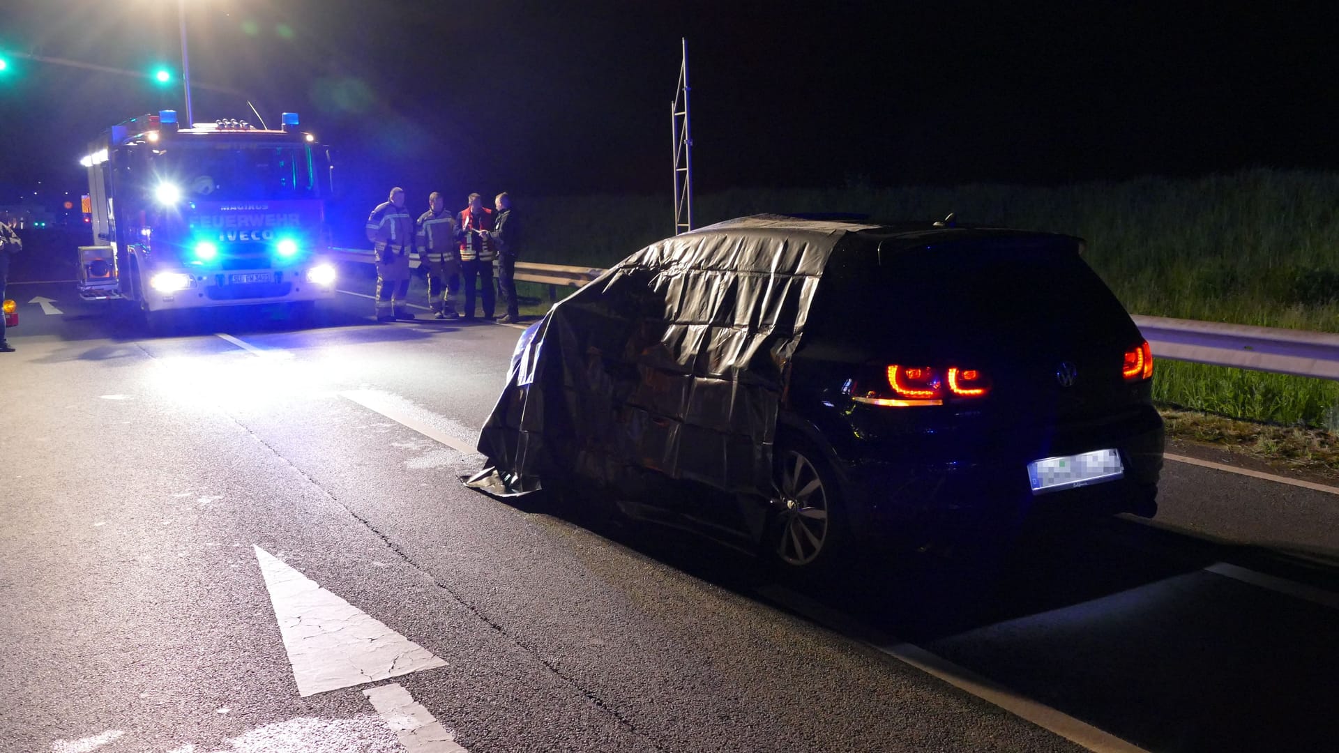 Das Fahrzeug des Opfers: Der Mann musste schwer verletzt in ein Krankenhaus gebracht werden.