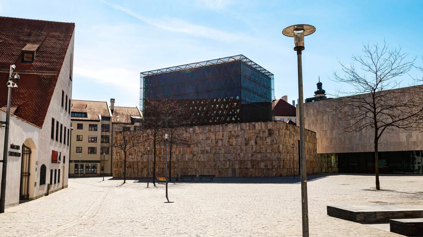 Jakobsplatz mit Ohel-Jakob-Synagoge in München (Archivbild): Dort befindet sich auch das Jüdische Museum, bei dem eine Bombendrohung einging.