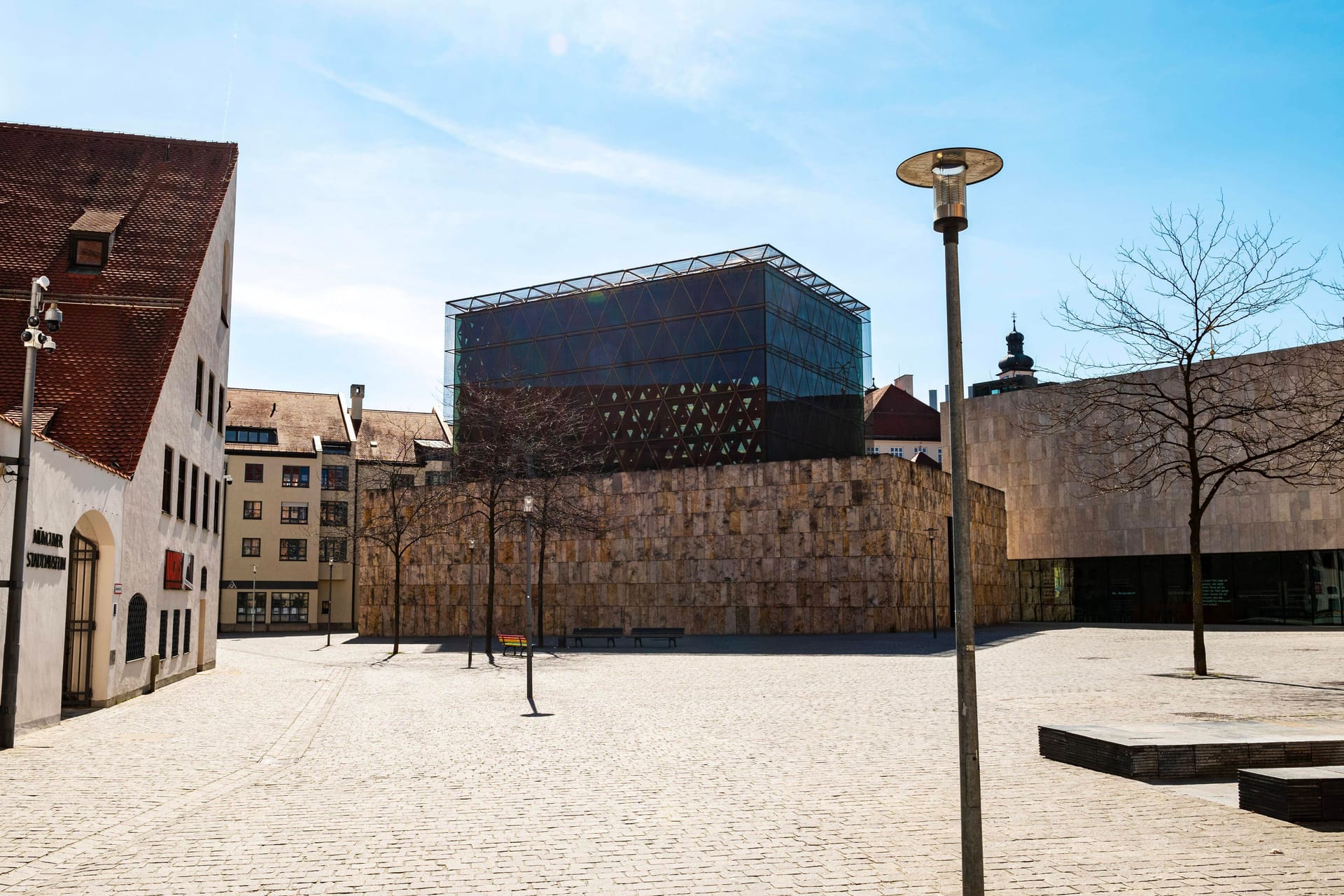 Jakobsplatz mit Ohel-Jakob-Synagoge in München (Archivbild): Dort befindet sich auch das Jüdische Museum, bei dem eine Bombendrohung einging.