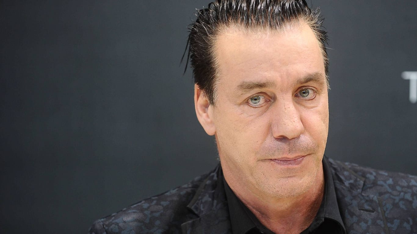 Till Lindemann: Dem Rammstein-Sänger werden schwere Vorwürfe gemacht.