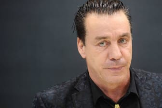Till Lindemann: Dem Rammstein-Sänger werden schwere Vorwürfe gemacht.