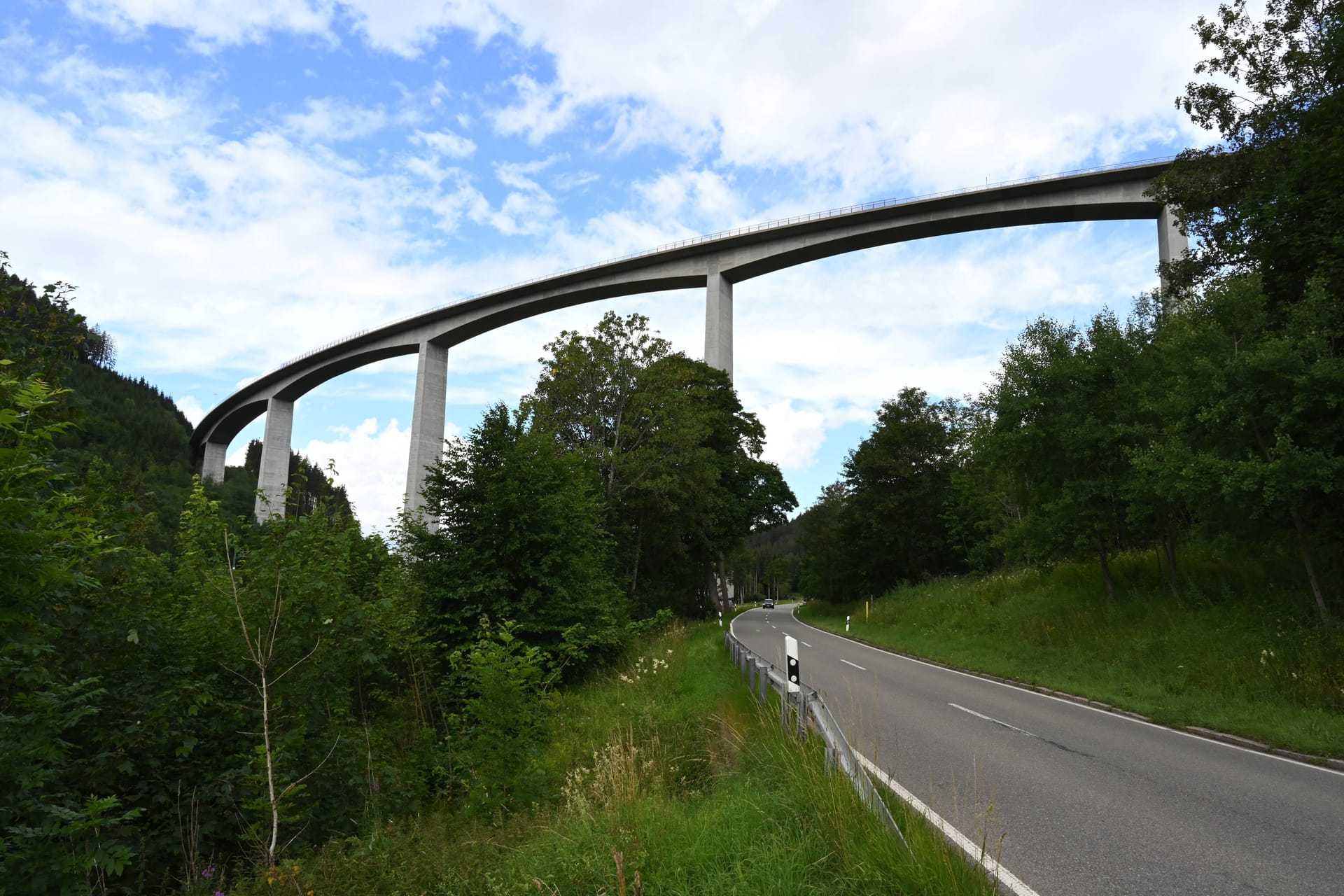 Die Gutachtalbrücke östlich von Titisee-Neustadt (Archiv): Die Brücke wurde durch das Unwetter massiv beschädigt und drohte einzubrechen.
