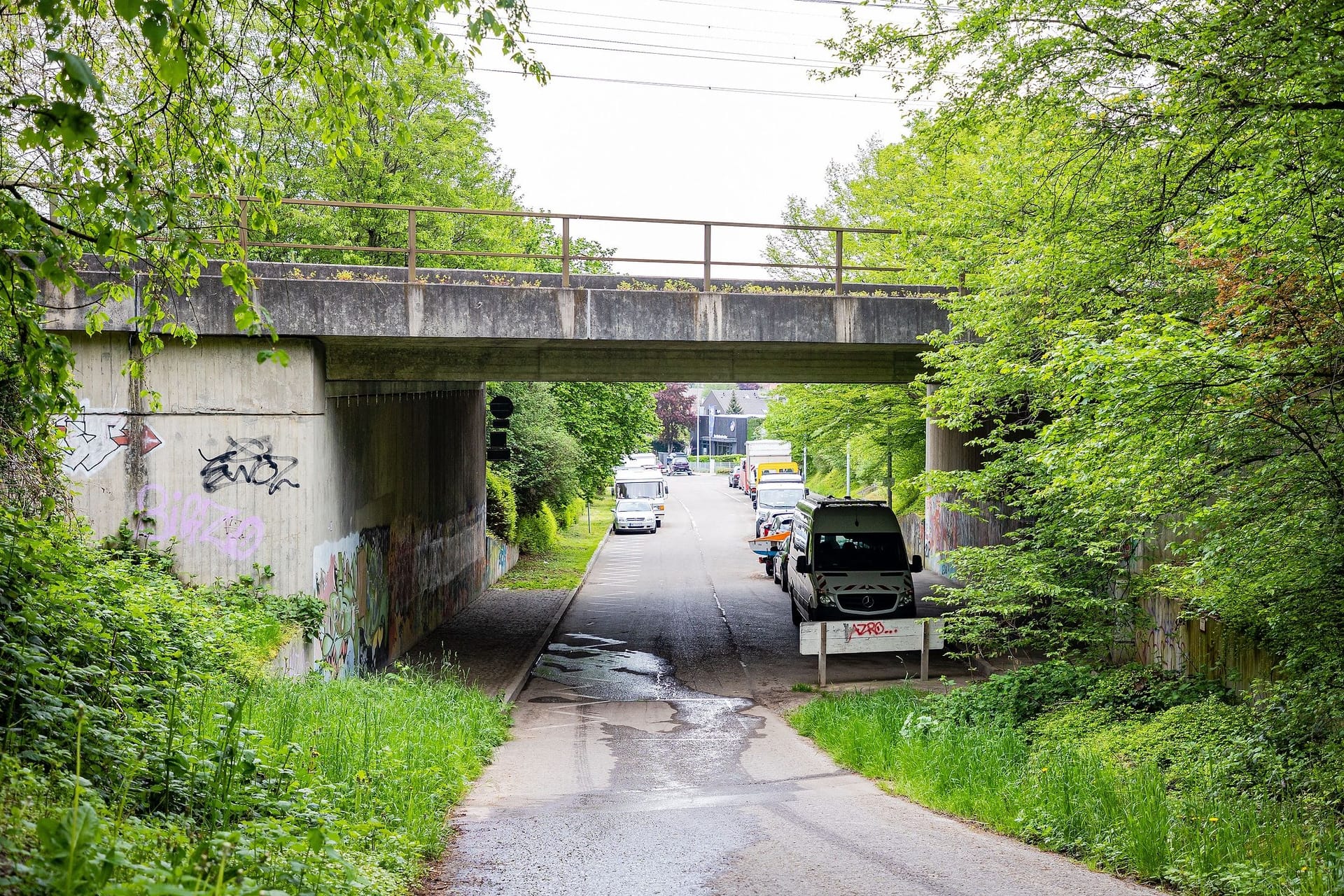 Aktuelle Aufnahmen zeigen den Tatort nahe Eglosheim: Der 36-jährige Syrer soll sich mit Tabitha an einer Unterführung getroffen und sie dort erwürgt haben.