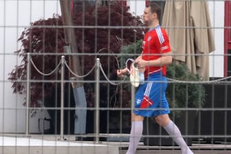 Manuel Neuer: Der Nationaltorhüter ist nach monatelanger Reha auf den Trainingsplatz des FC Bayern zurückgekehrt.