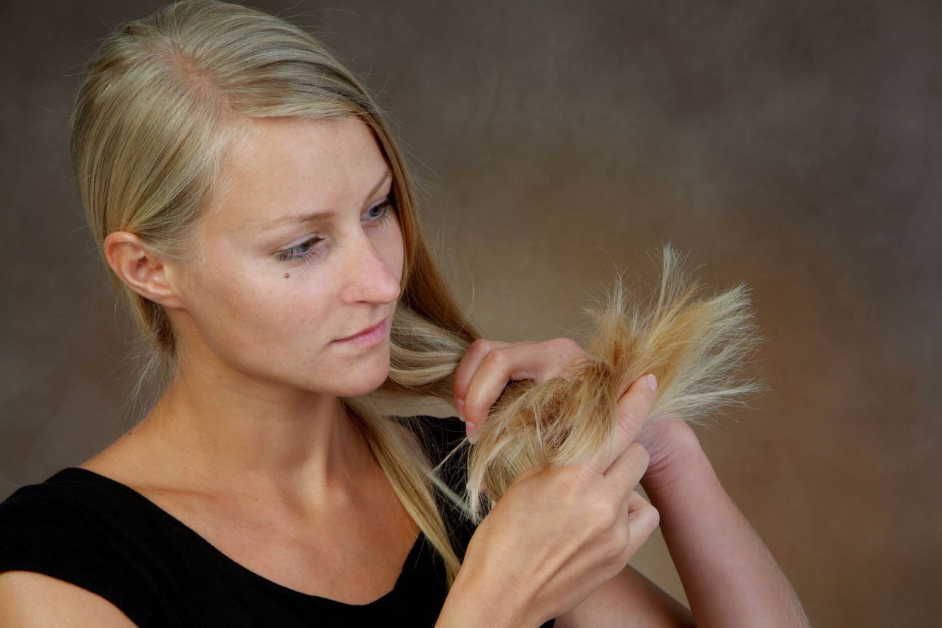 Analyse der Haare: Forscher haben jetzt Anzeichen für Herzprobleme im Haar nachgewiesen.