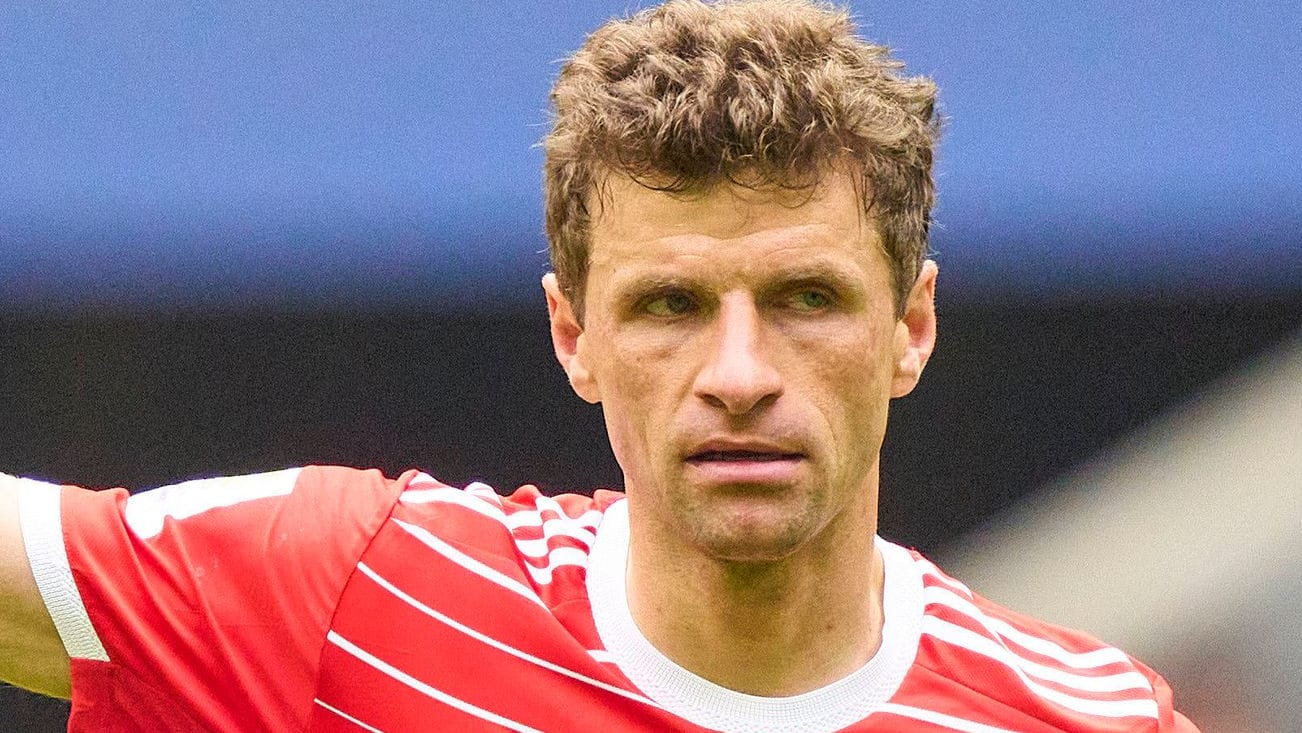 Klare Reaktion: Thomas Müller im Spiel gegen Schalke 04.