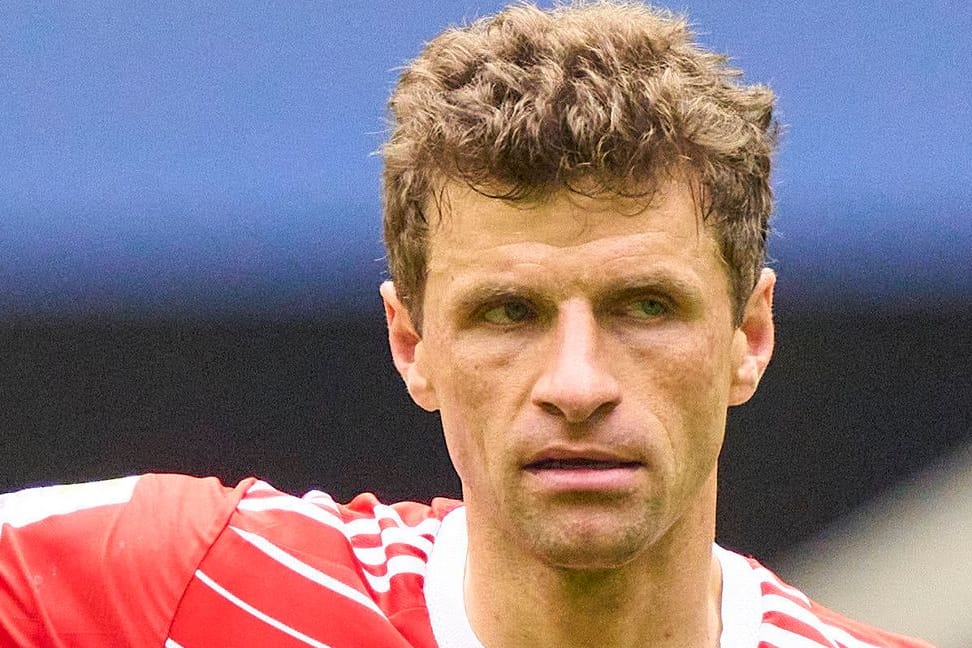 Klare Reaktion: Thomas Müller im Spiel gegen Schalke 04.