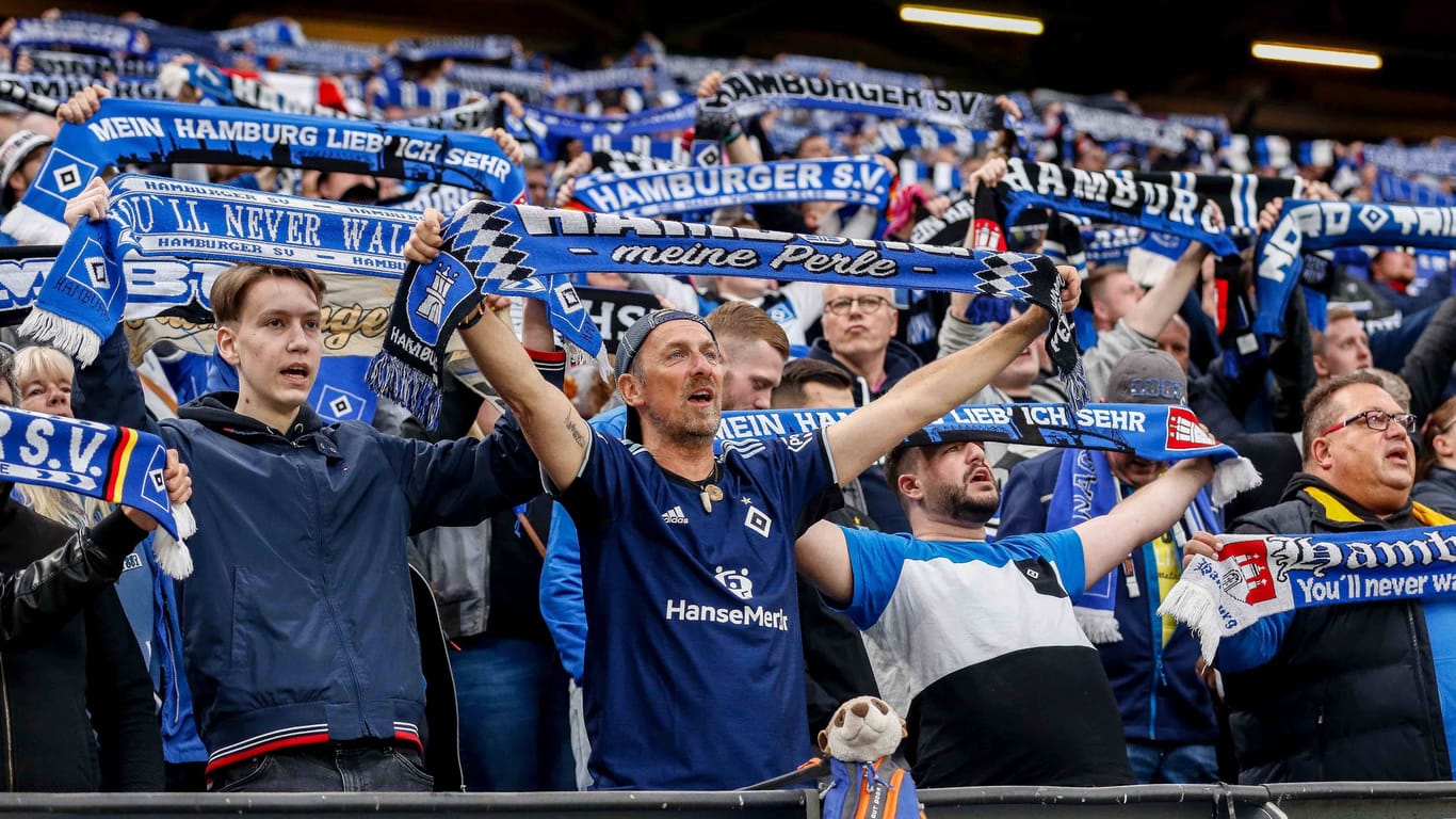 Stehen ihrem Klub in guten und in schlechten Zeiten zur Seite: Die Fans des Hamburger SV.