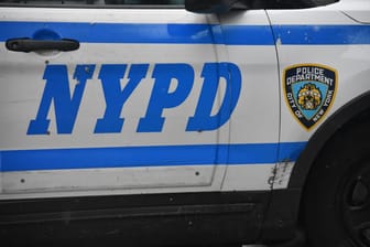 Einsatzfahrzeug der New Yorker Polizei an einem Tatort im Stadtteil Manhattan (Symbolbild).