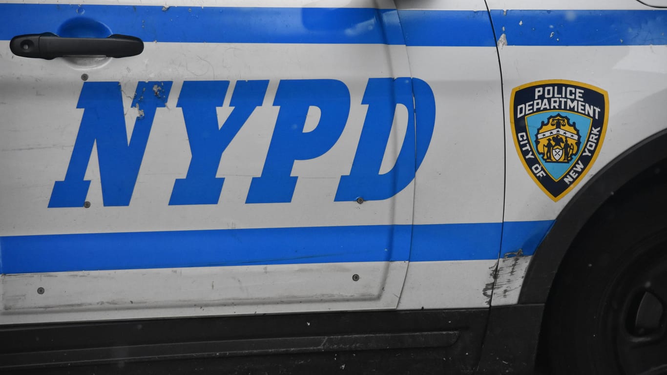 Einsatzfahrzeug der New Yorker Polizei an einem Tatort im Stadtteil Manhattan (Symbolbild).
